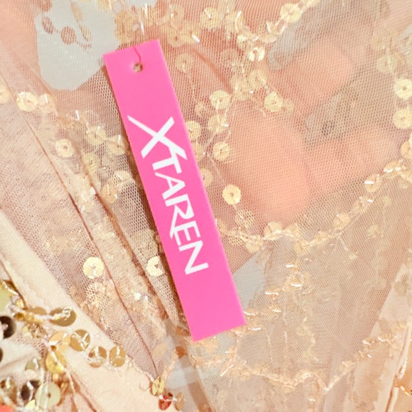 Sequin Embellished V-Neck Romper - Picture 6 of 9